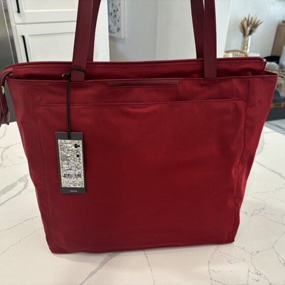 Tumi Voyageur M-Tote - Picture 2 of 8